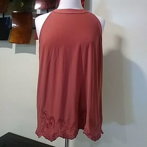 🦋Sleeveless Embroidered Trapeze Tank🦋